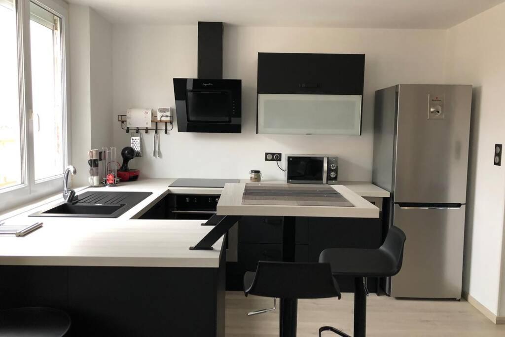 Appartement De Adrien Garage Prive Charleville-Mézières Dış mekan fotoğraf