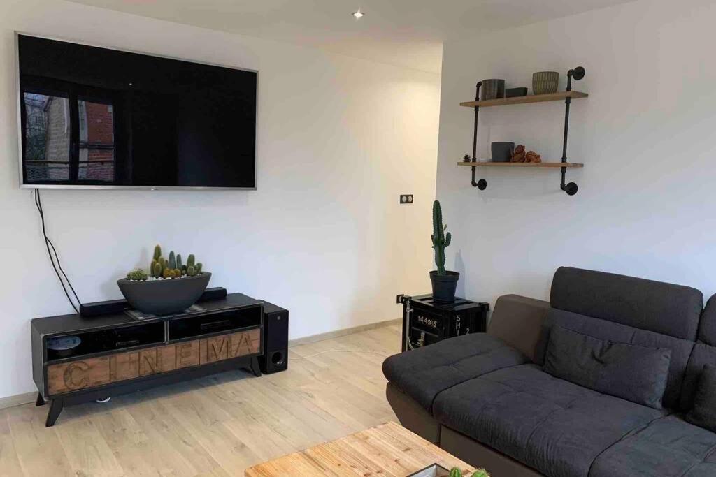 Appartement De Adrien Garage Prive Charleville-Mézières Dış mekan fotoğraf