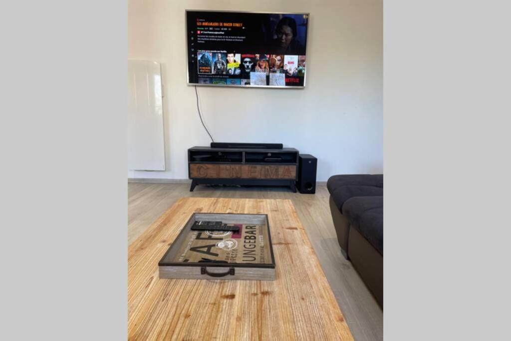 Appartement De Adrien Garage Prive Charleville-Mézières Dış mekan fotoğraf